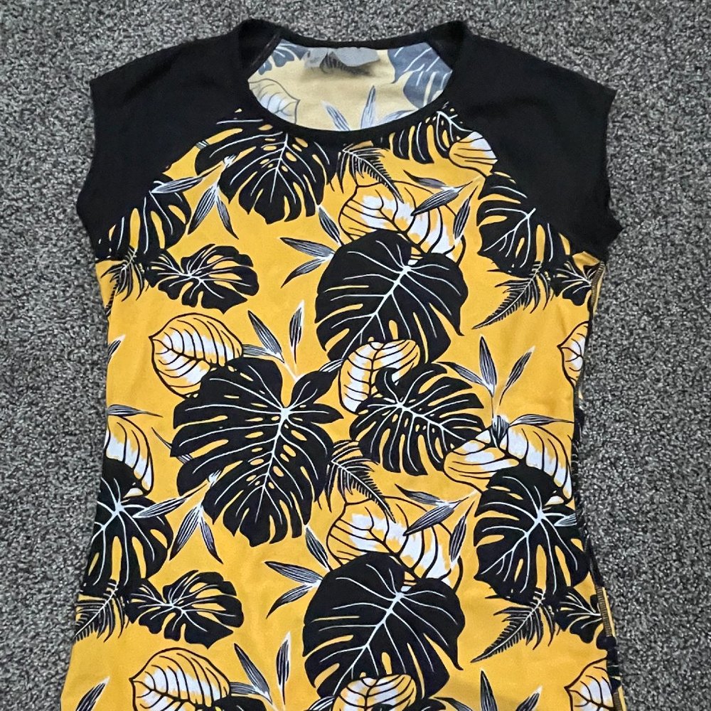 Athleta Rash Guard XS